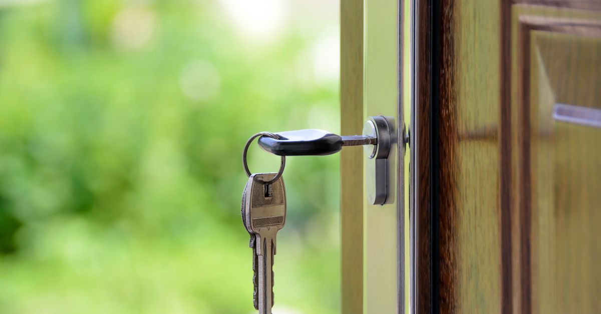 How Does a Locksmith Actually Open a Locked Door Without Damage? — Springfield Ave Locksmith