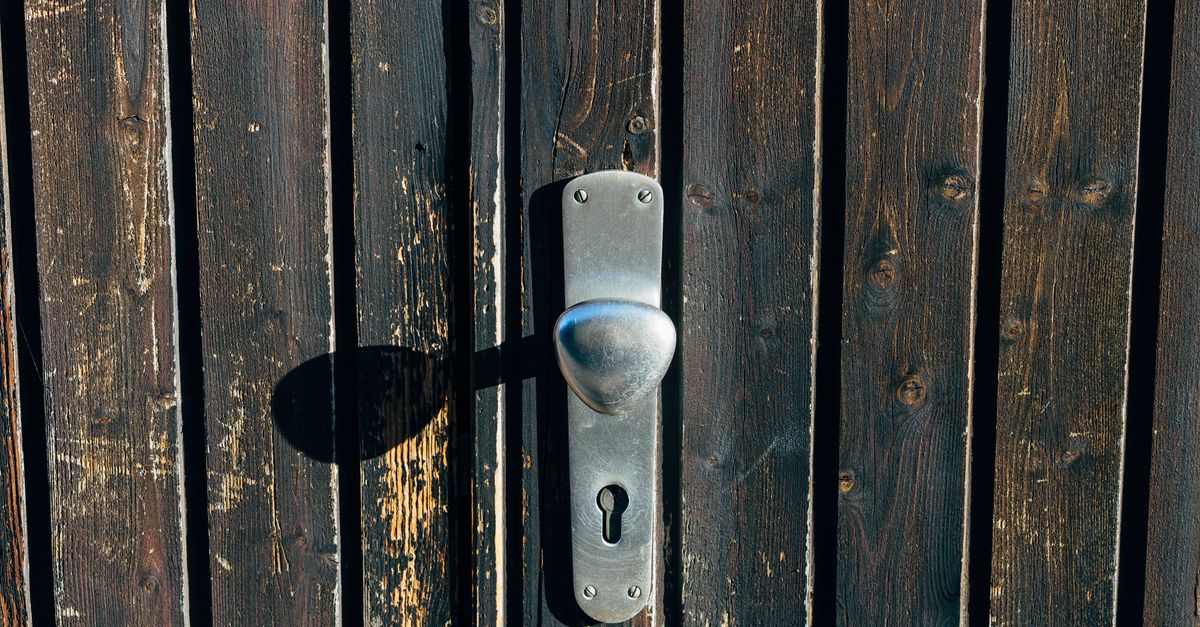 Just Closed on a Summit Home? Your First-Week Rekey Checklist — Springfield Ave Locksmith
