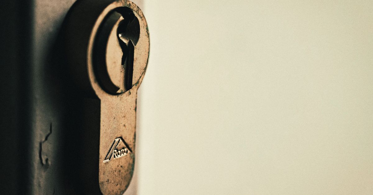 Headquarters, Retail Storefronts, and Administrative Offices: Different Buildings, Different Exit Hardware Strategies — Springfield Ave Locksmith